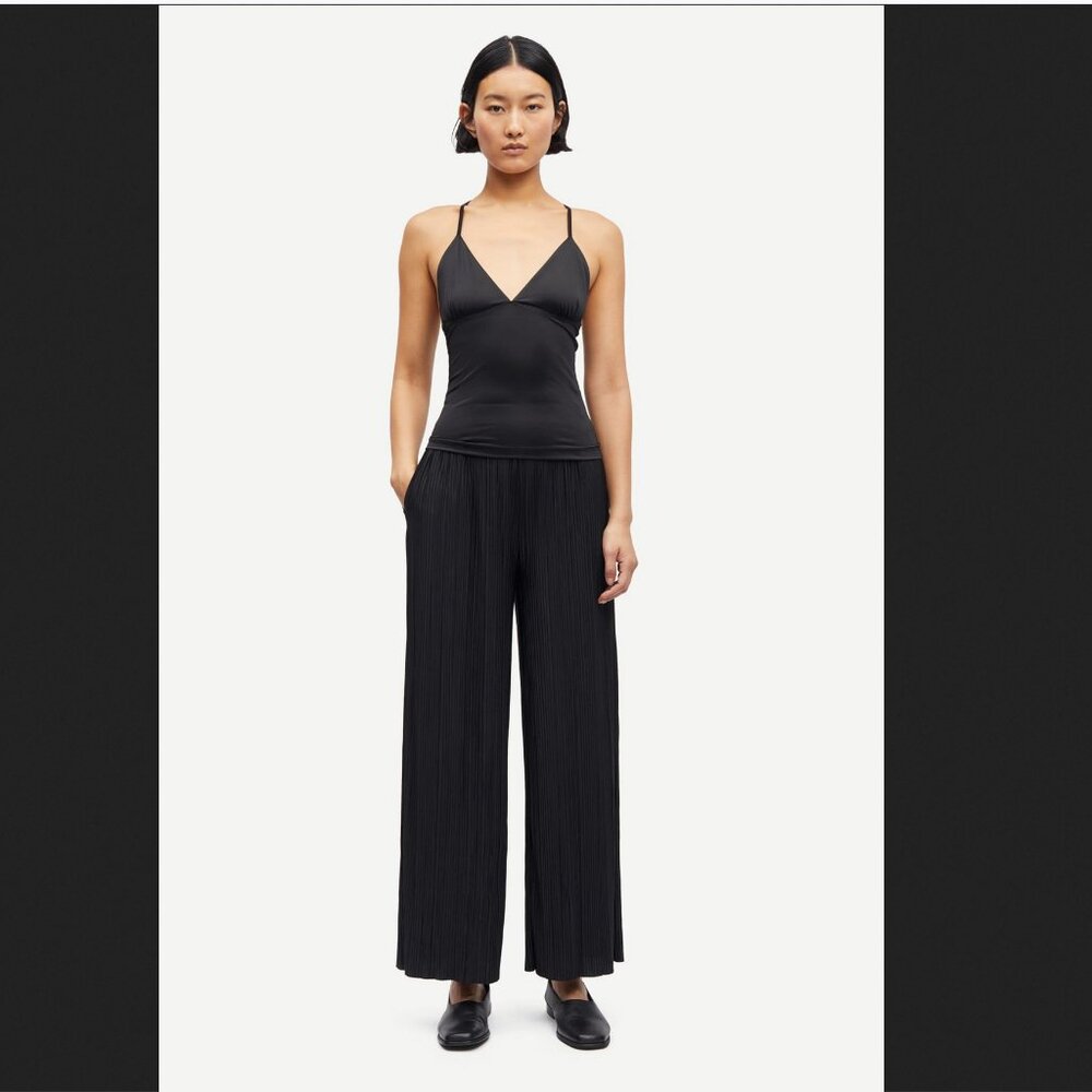 *NEVER BEEN WORN* Samsoe pleated pants